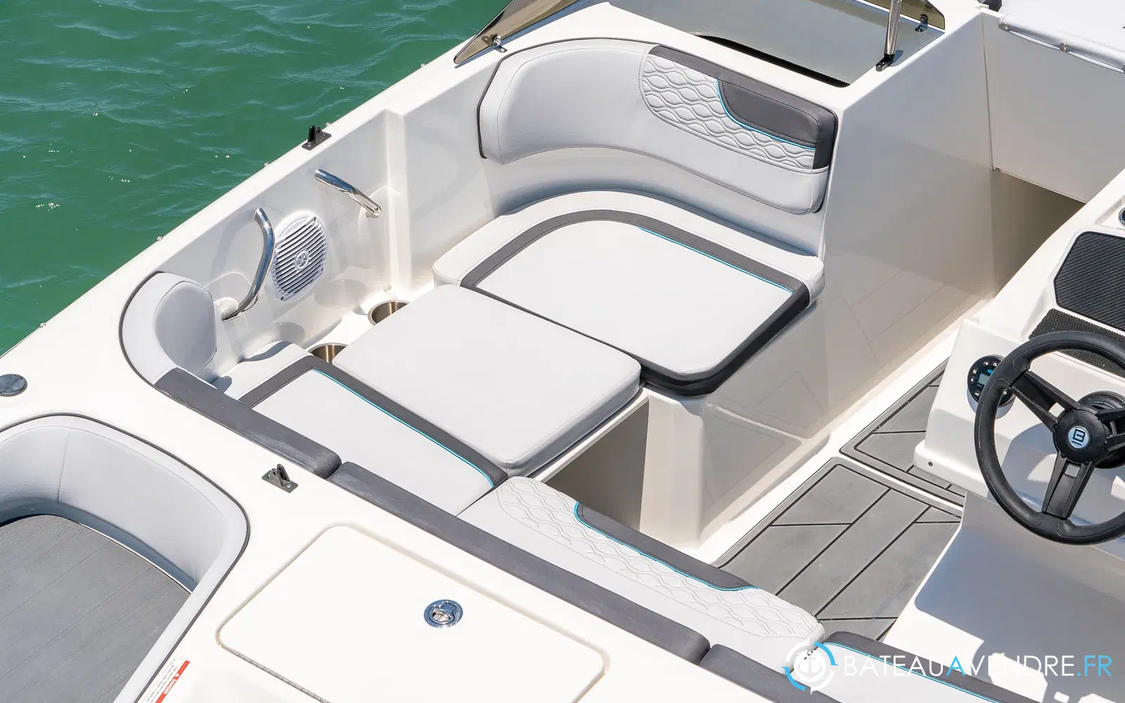 slider 8 Bayliner Element M17