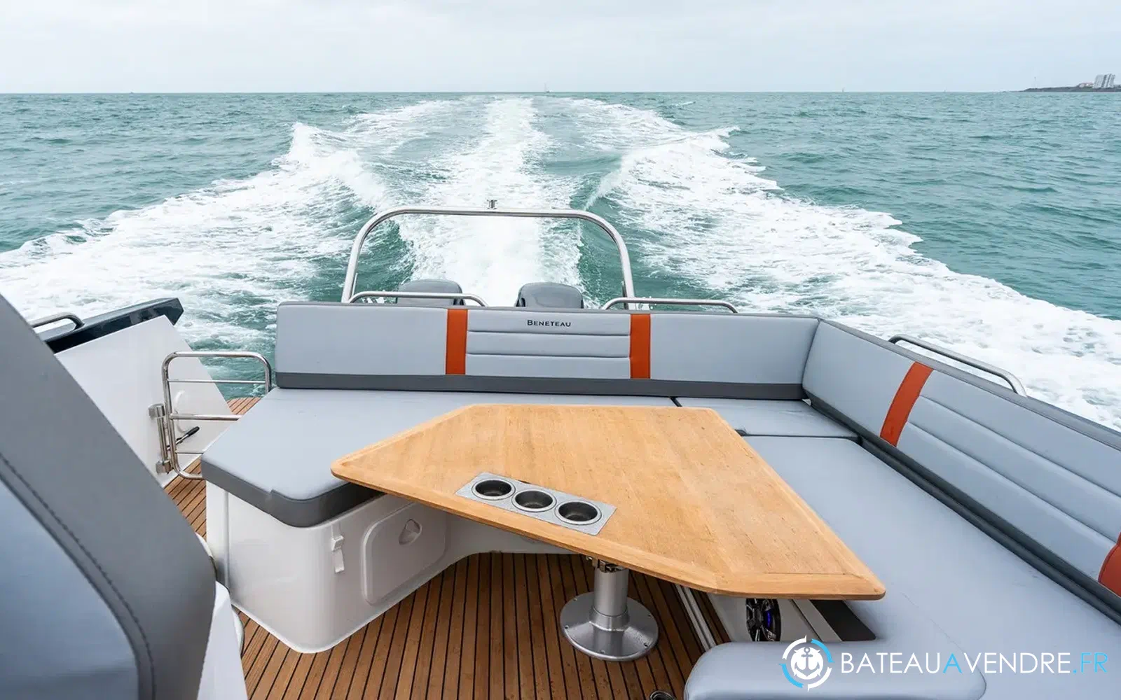 slider 6 Beneteau Flyer 10