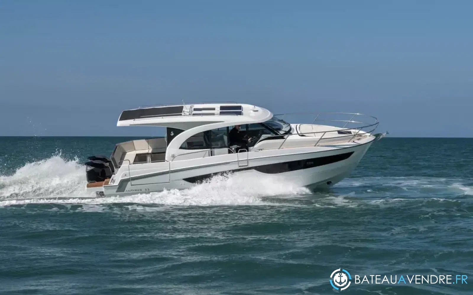 slider 1 Beneteau Antares 11