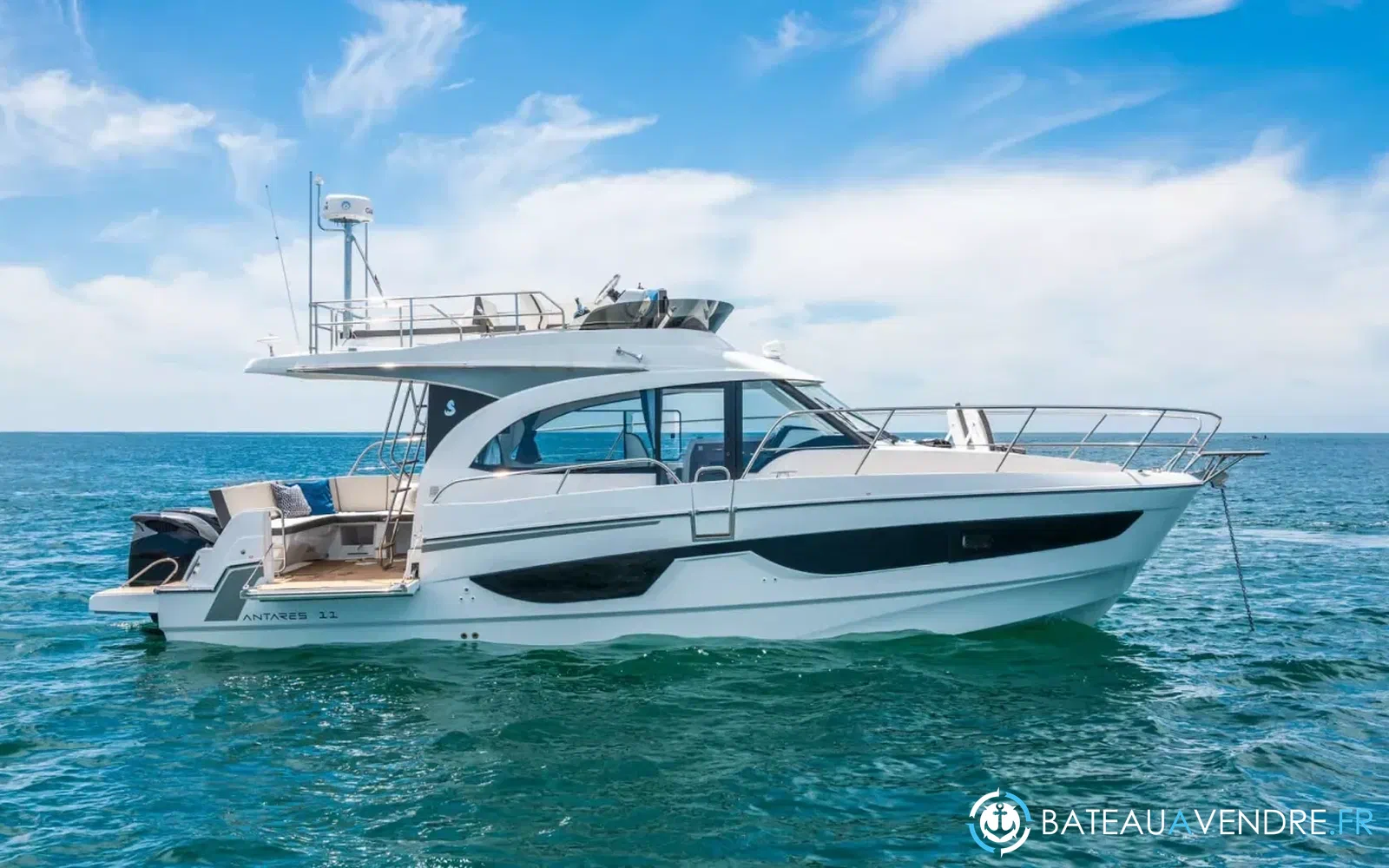 slider 3 Beneteau Antares 11