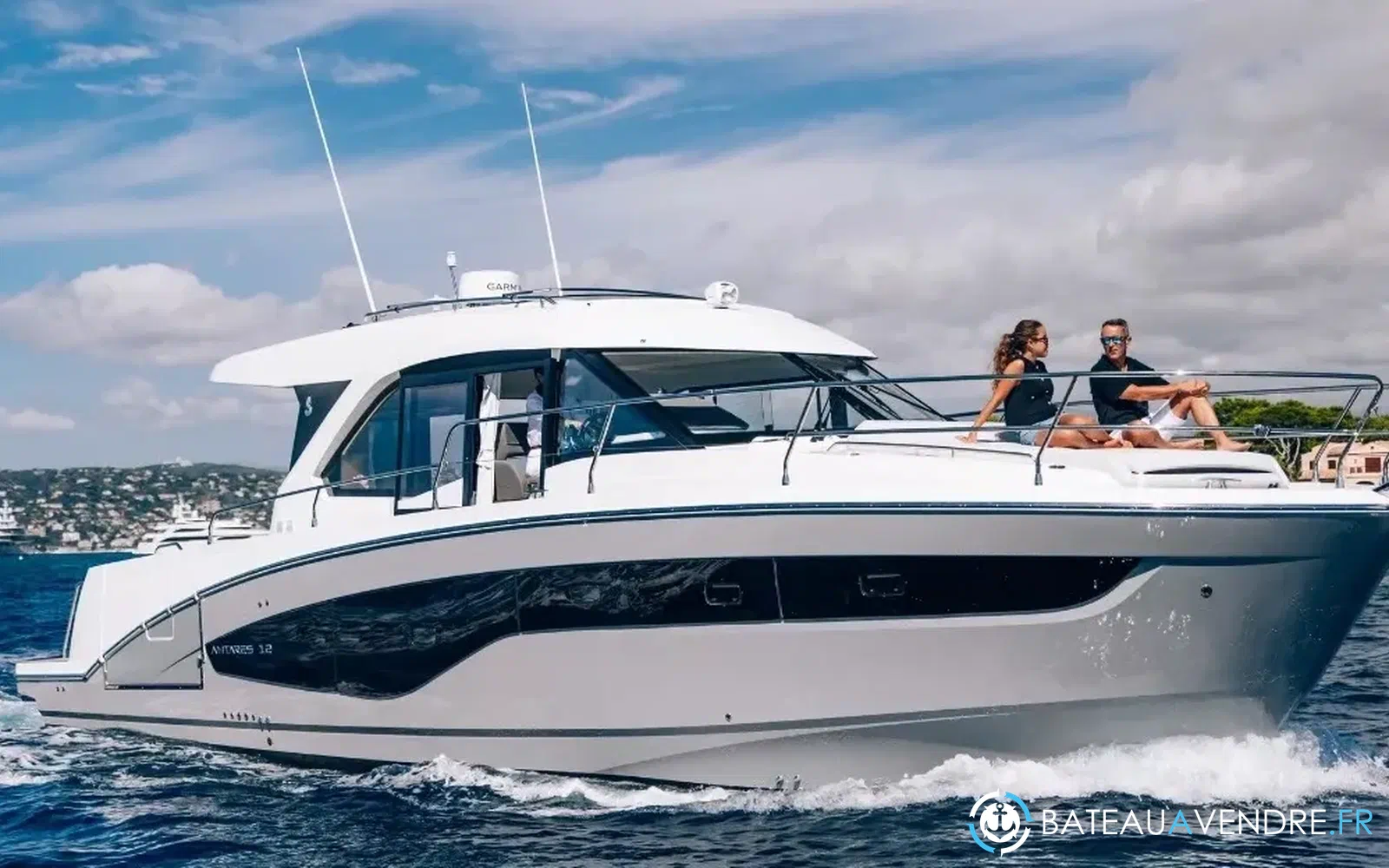 slider 2 Beneteau Antares 12