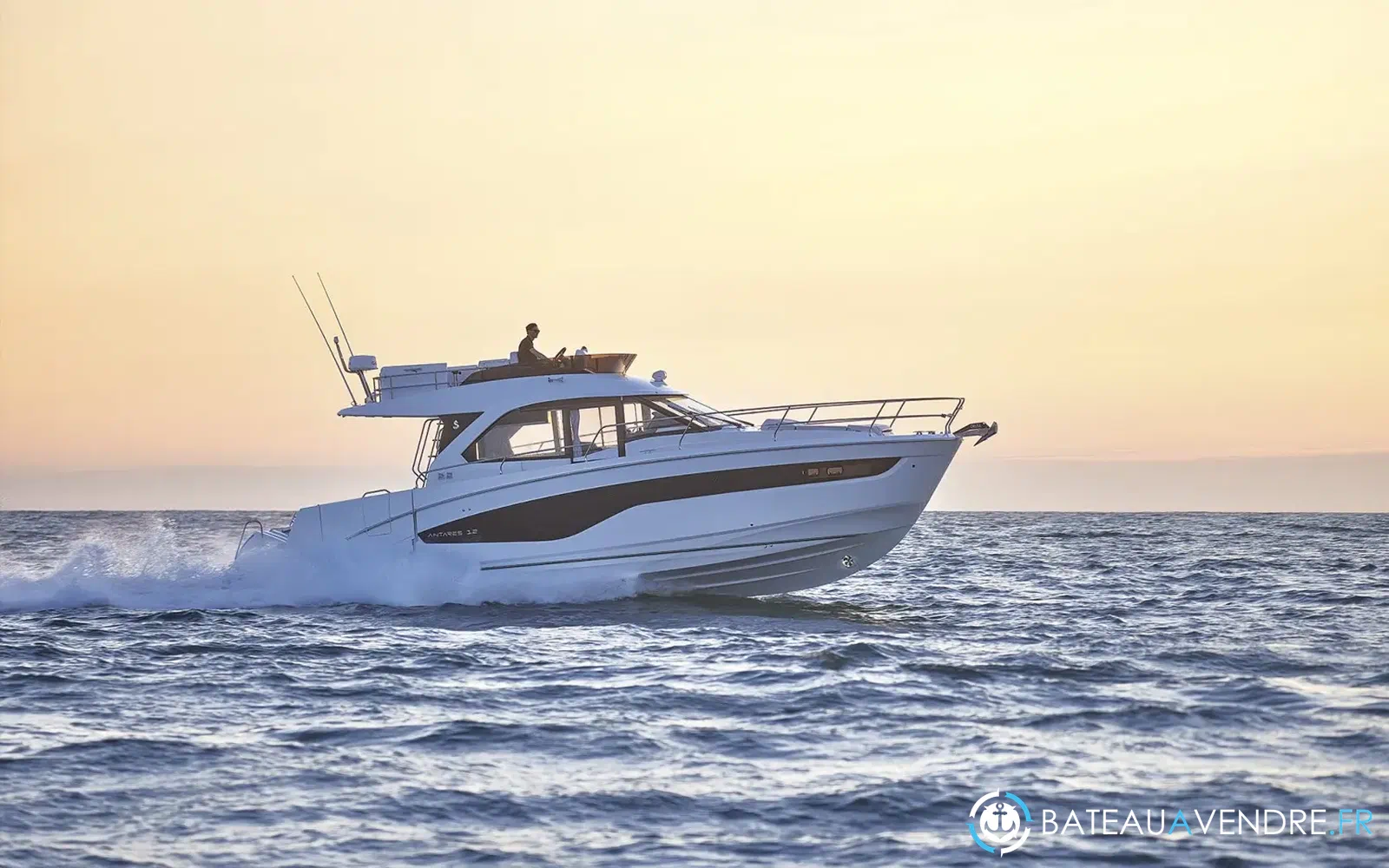 slider 0 Beneteau Antares 12 Fly