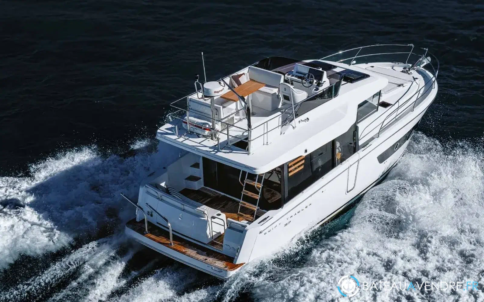 slider 2 Beneteau Swift Traler 37 Fly