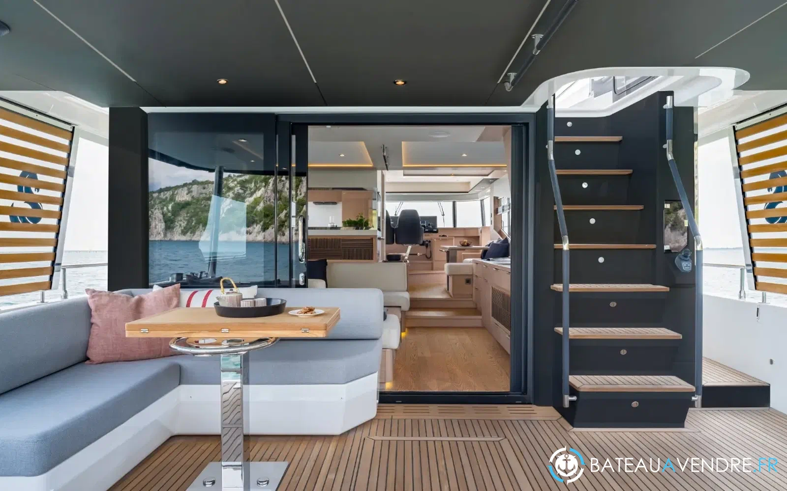 slider 2 Beneteau Grand Trawler 63