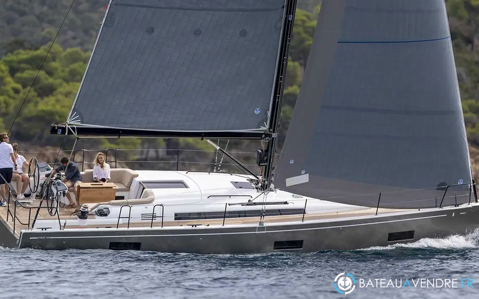 slider 3 Beneteau First 44
