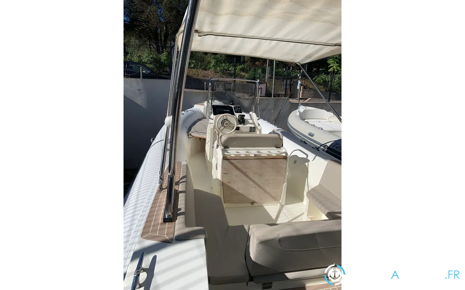 slider 1 Capelli Tempest 775 Open