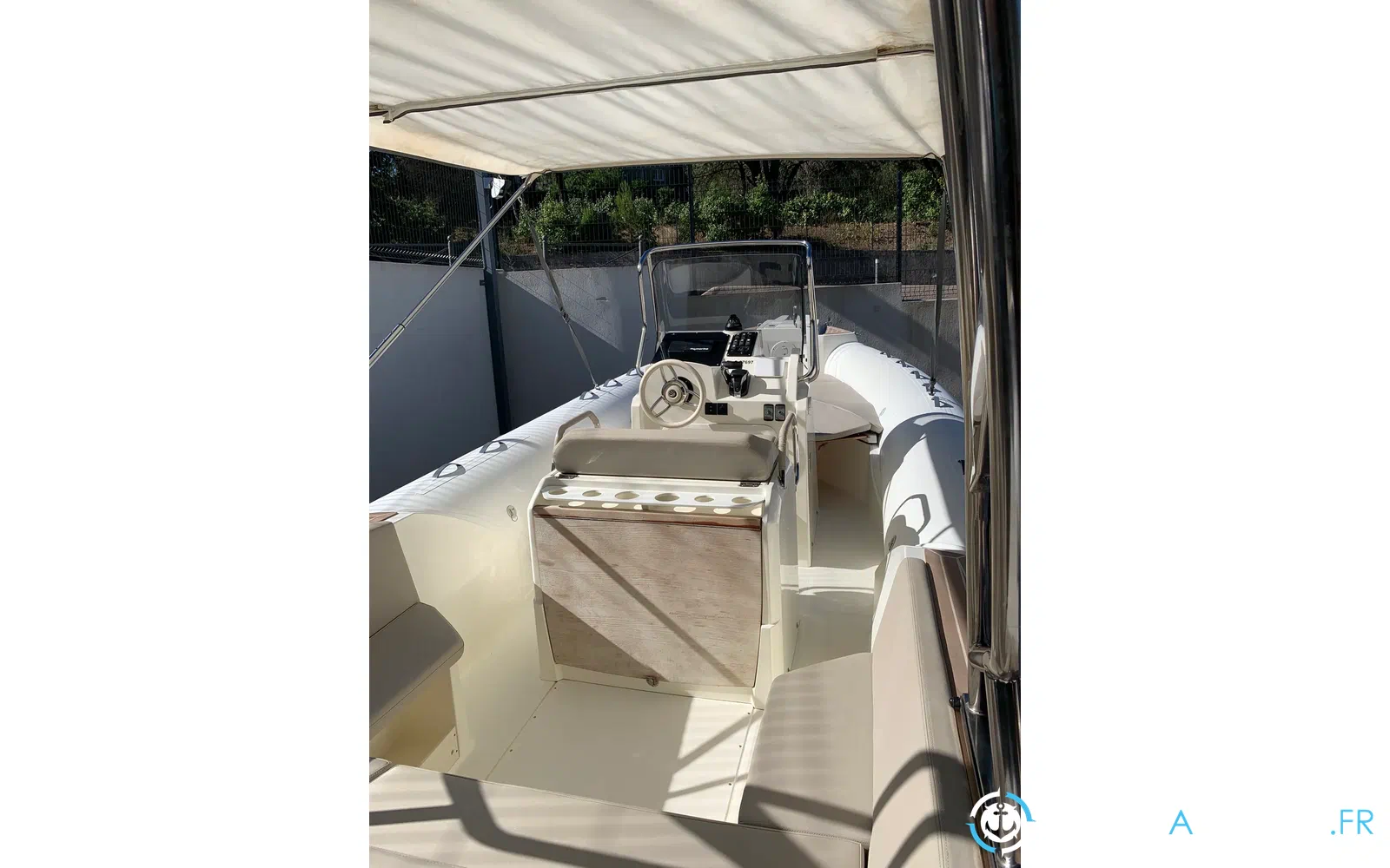 slider 2 Capelli Tempest 775 Open