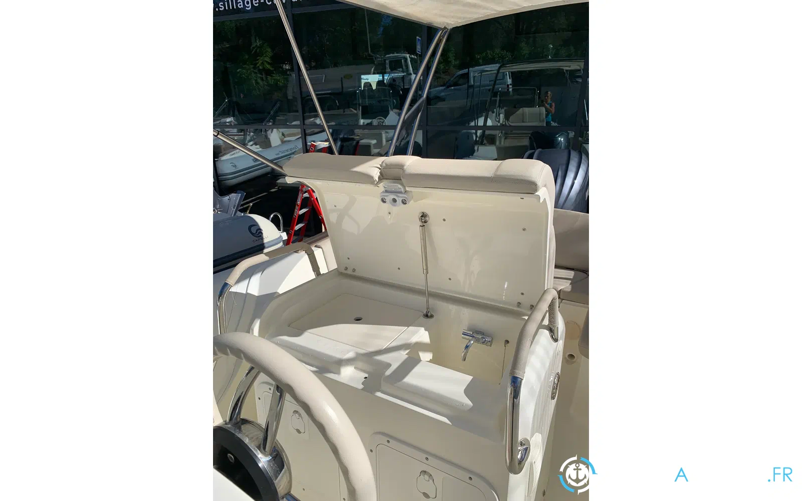 slider 6 Capelli Tempest 775 Open