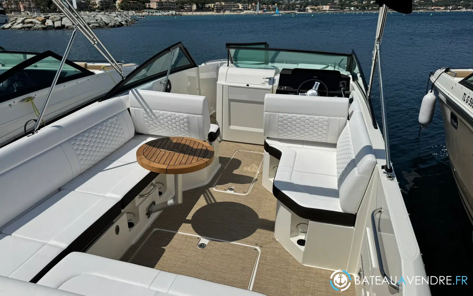 slider 7 Sea Ray 250 SDX HB