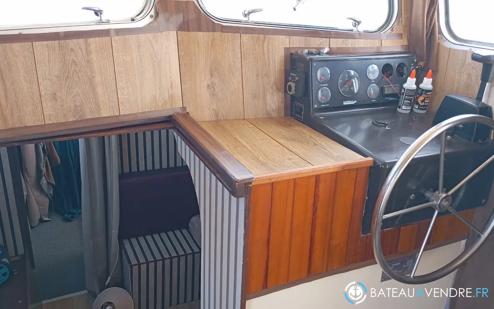 slider 4 Locaboat 1107