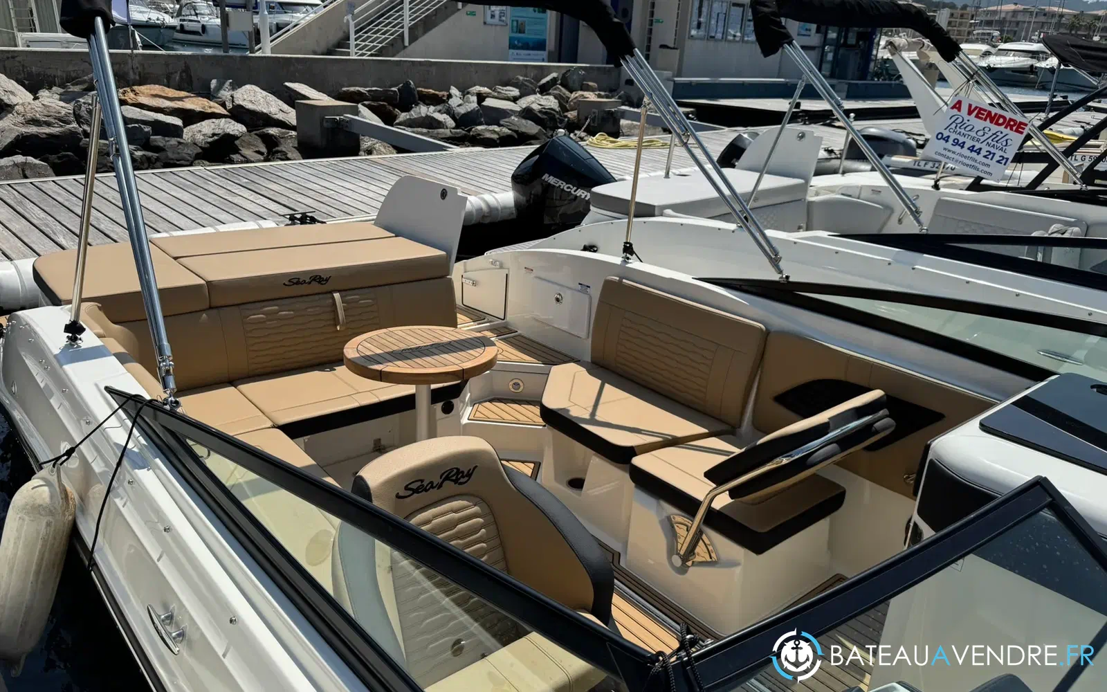 slider 2 Sea Ray 230 SPX