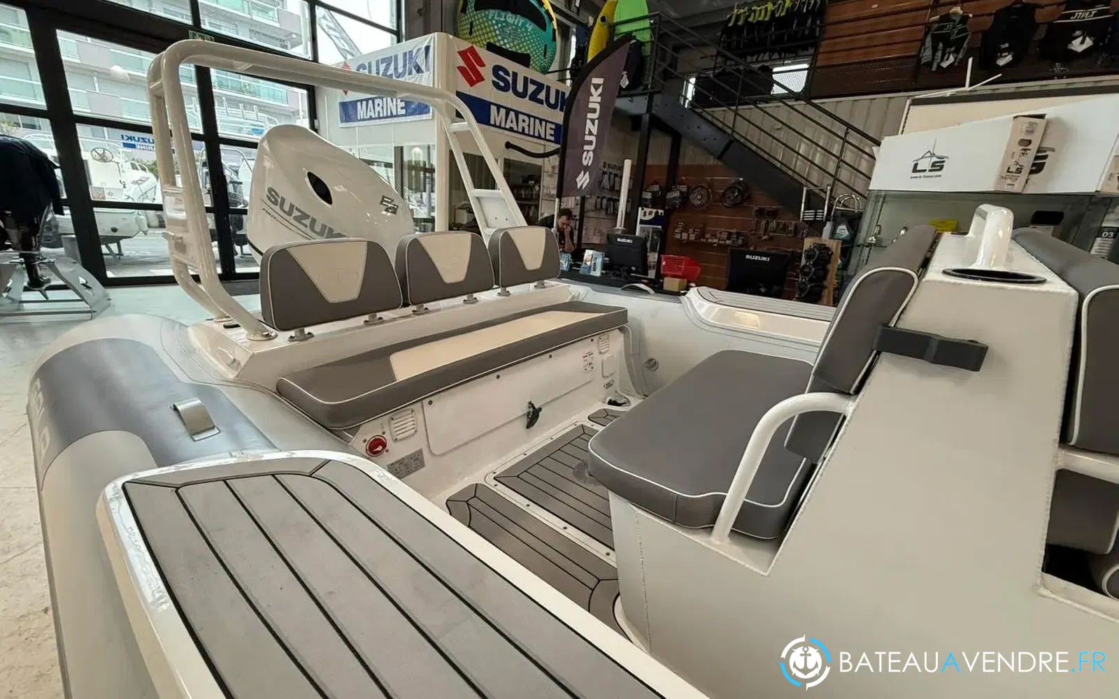 slider 9 Gala Boats V650
