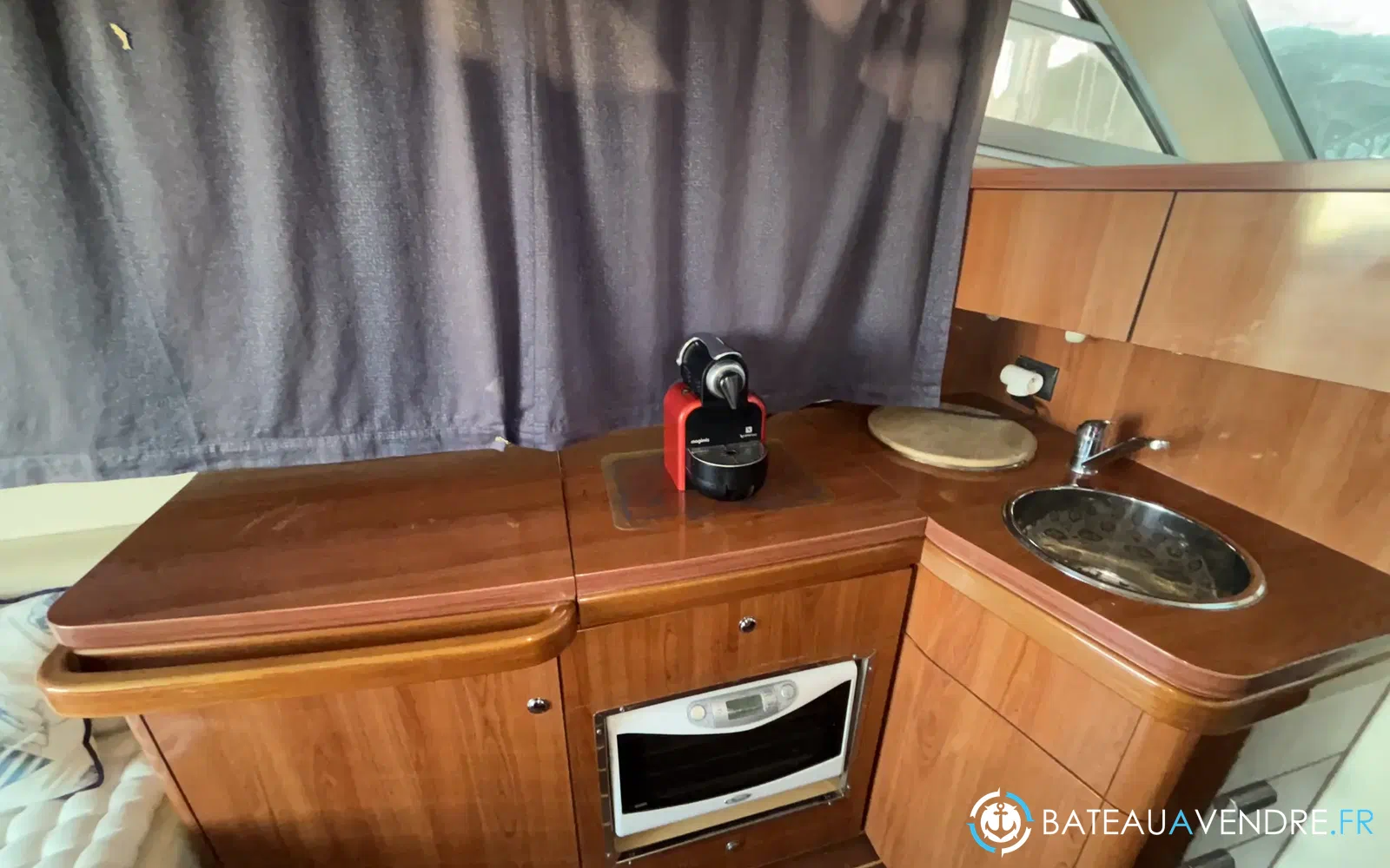 slider 32 Sealine F 34