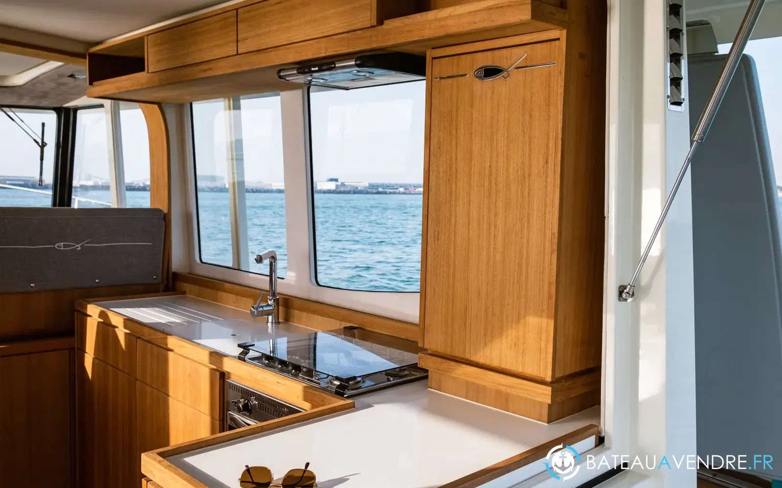 slider 2 Rhea Trawler 34