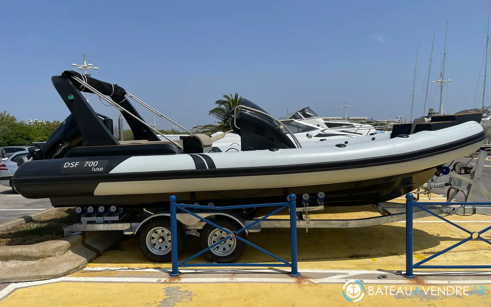 slider 1 Bateau Semi rigide DSF 700
