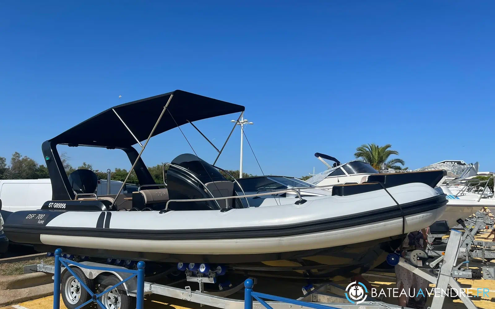 slider 2 Bateau Semi rigide DSF 700