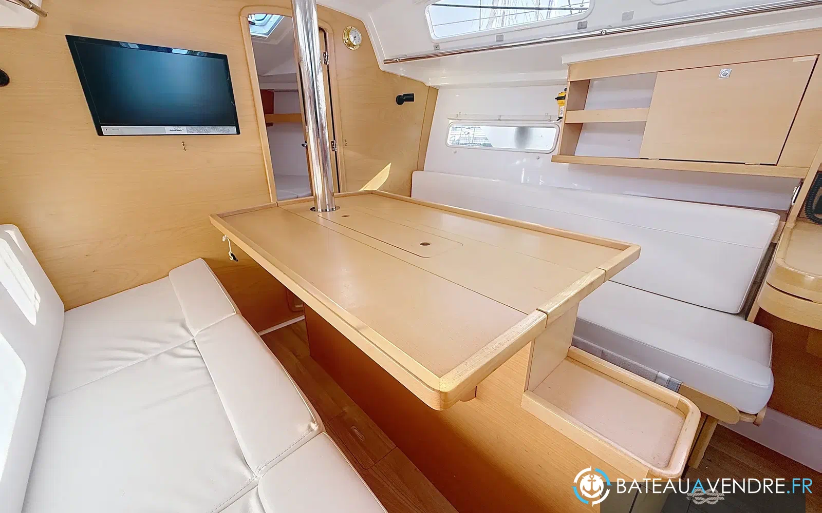 slider 9 Jeanneau Sun Odyssey 319