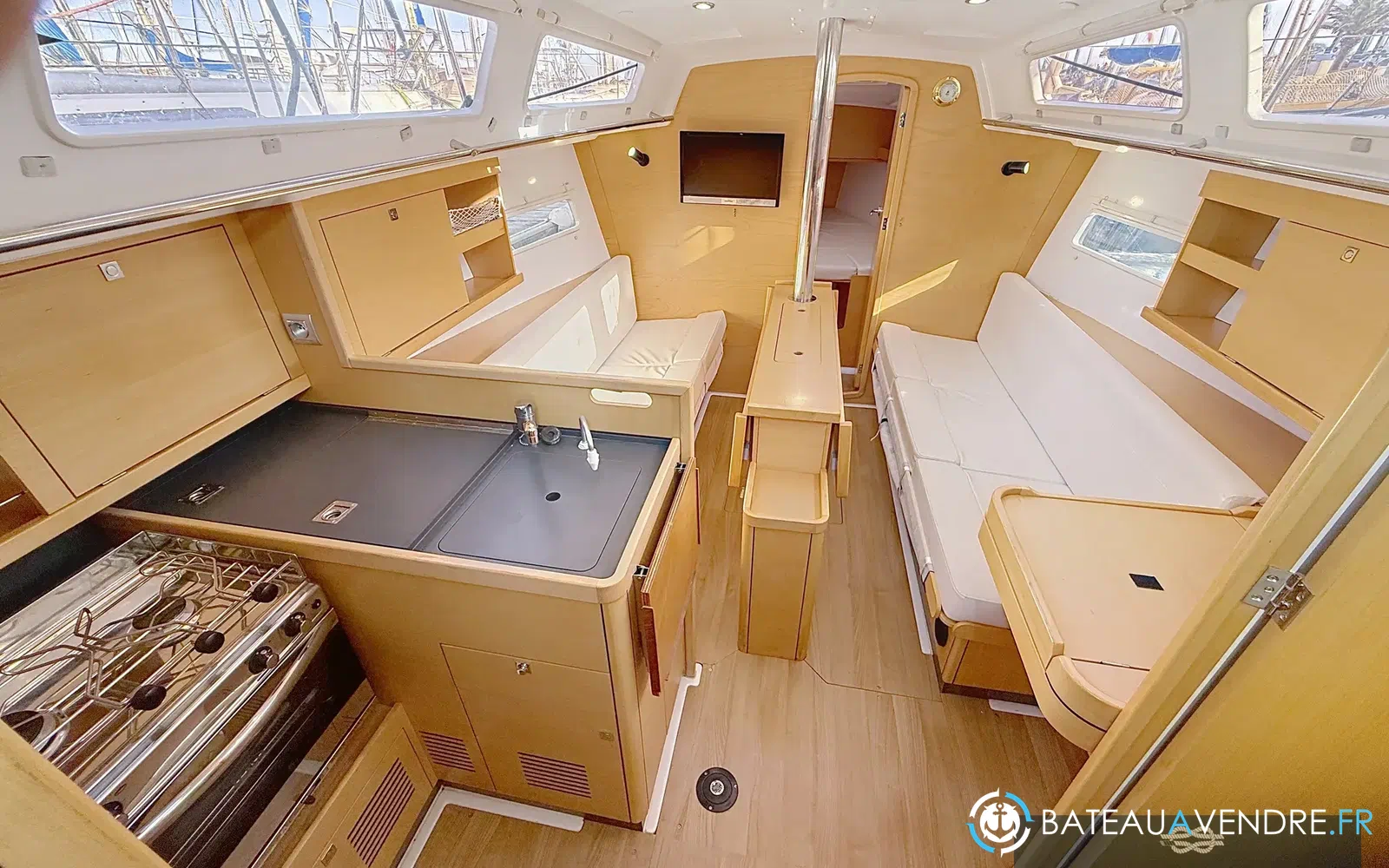 slider 1 Jeanneau Sun Odyssey 319