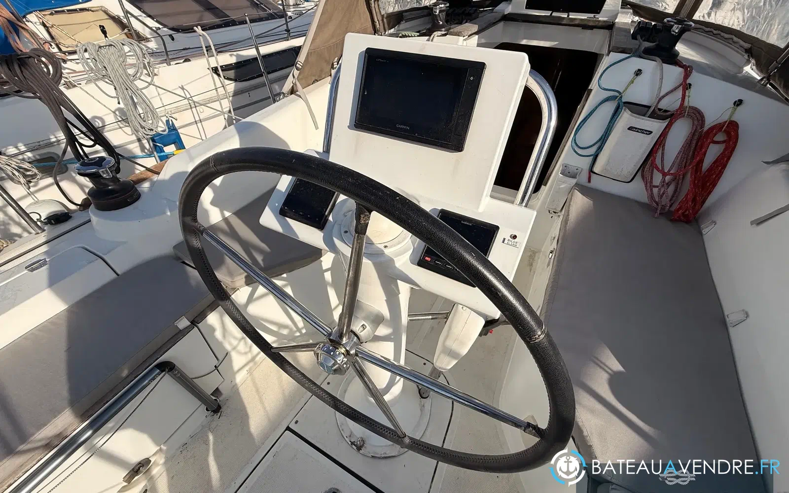 slider 21 Jeanneau Sun Odyssey 319