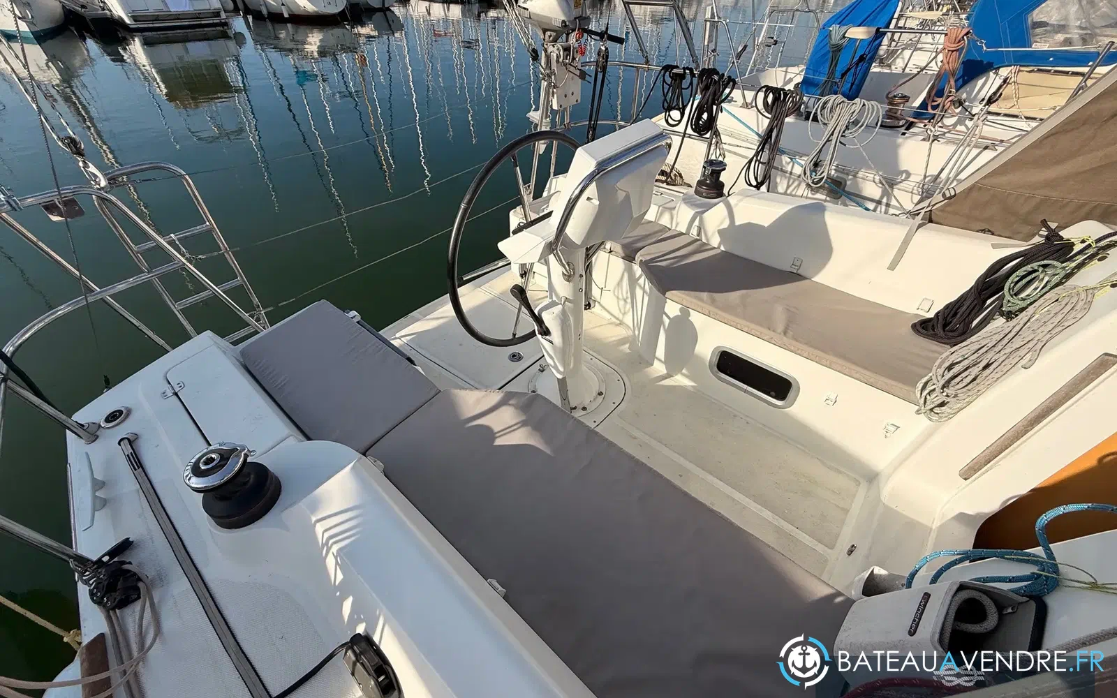 slider 29 Jeanneau Sun Odyssey 319