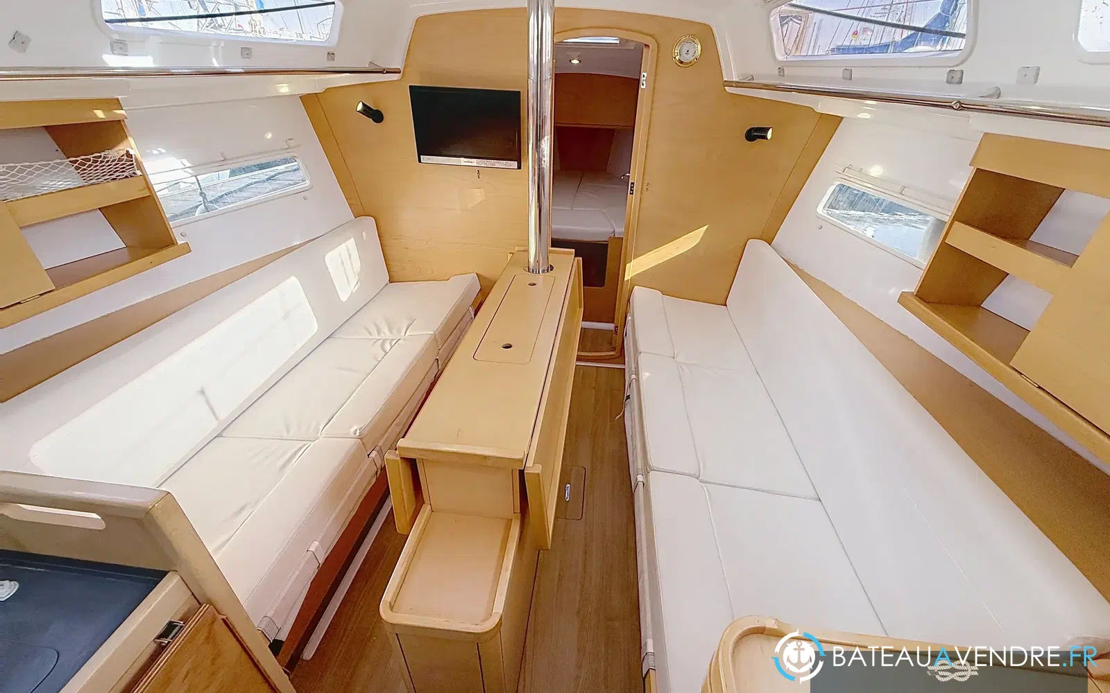 slider 5 Jeanneau Sun Odyssey 319