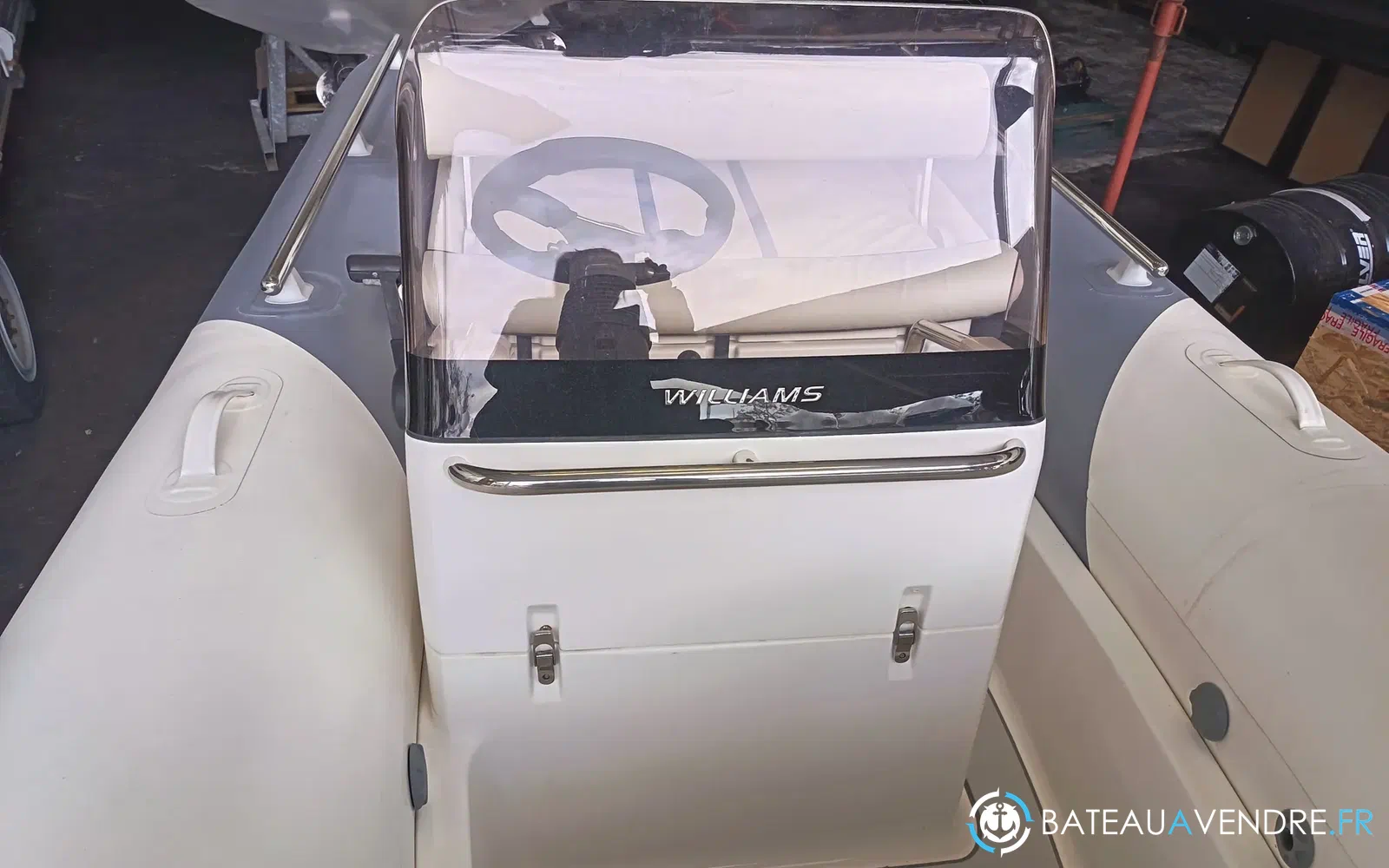 slider 3 Williams Performance Tenders Sportjet 400