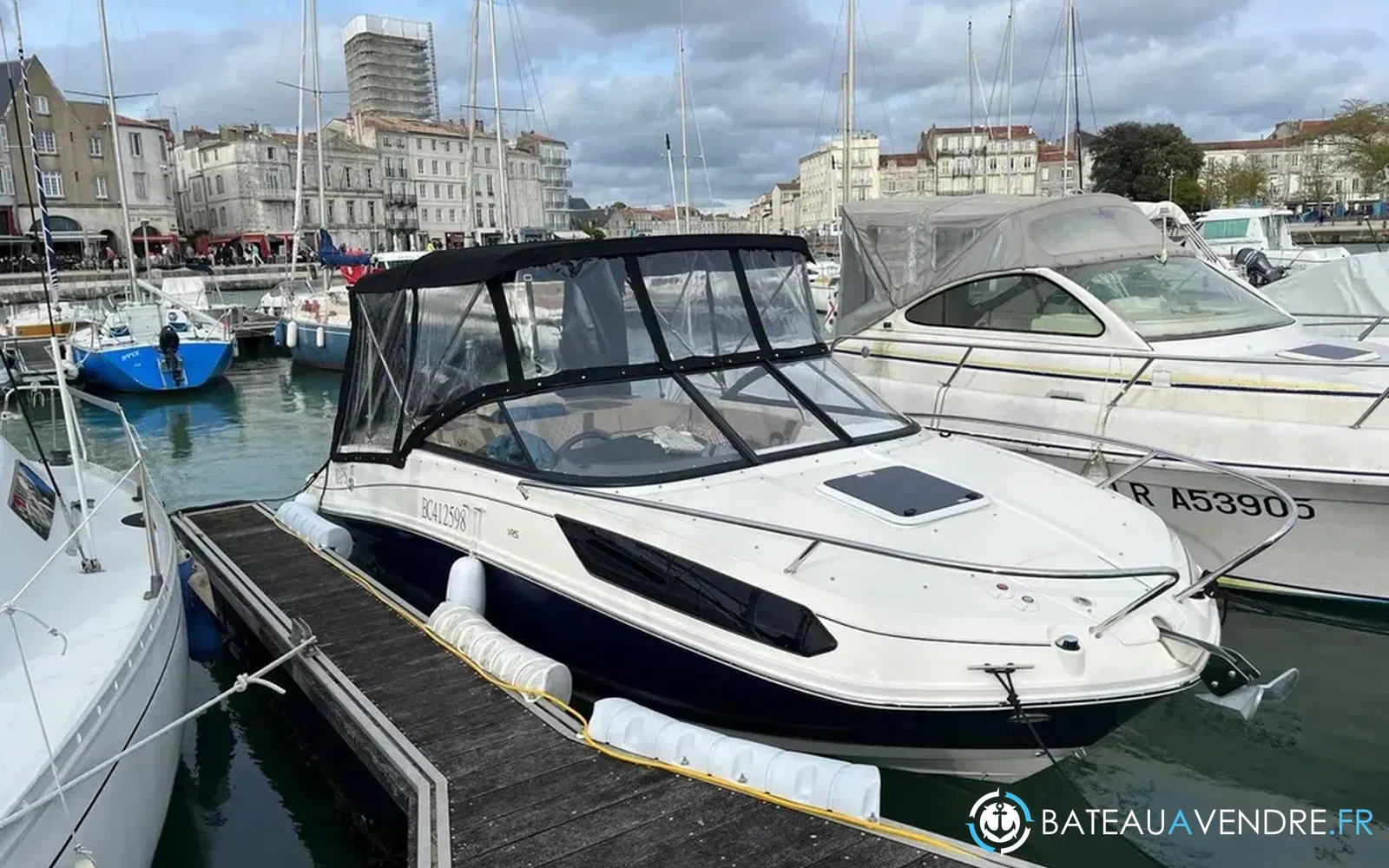 slider 1 Bayliner VR5 Cuddy OB