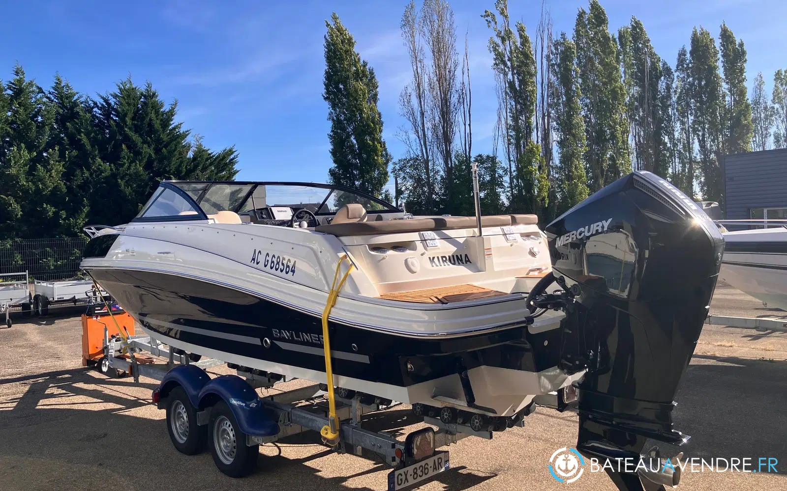slider 3 Bayliner VR6 Cuddy