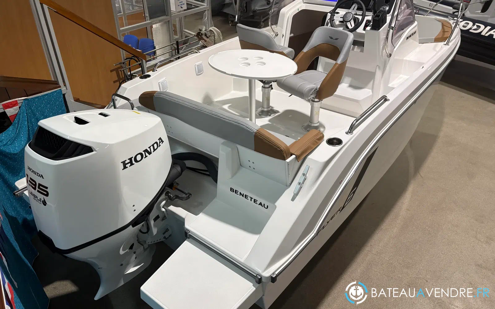 slider 2 Beneteau Flyer 6 SUNdeck