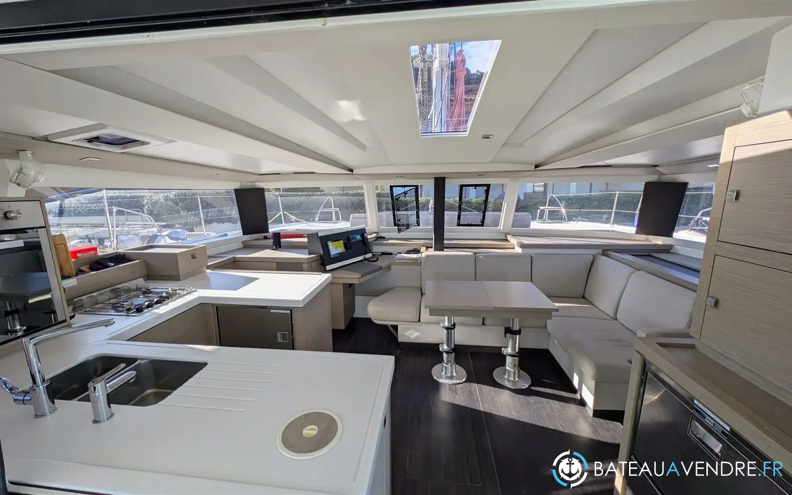slider 12 Fountaine Pajot Astrea 42