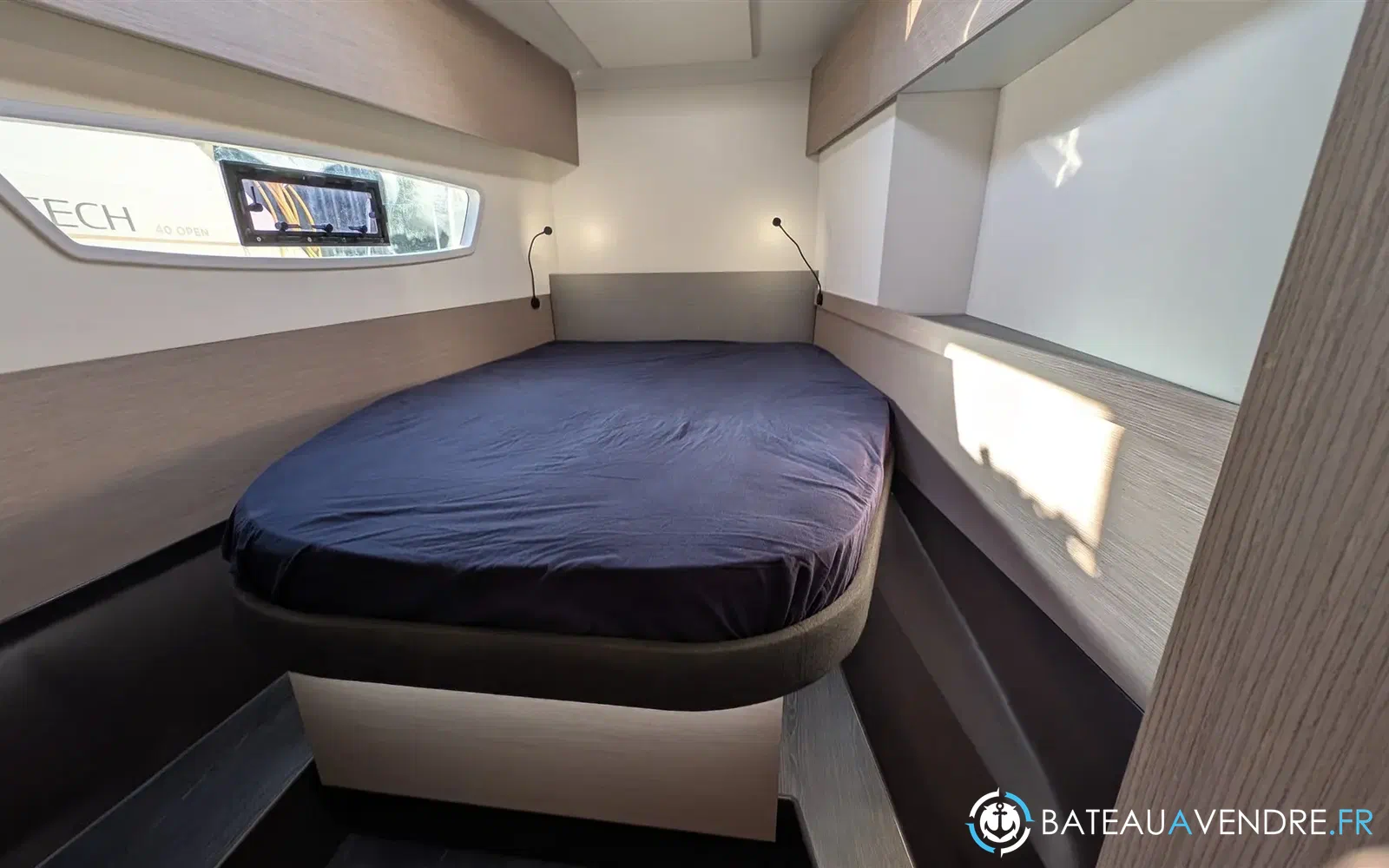 slider 14 Fountaine Pajot Astrea 42