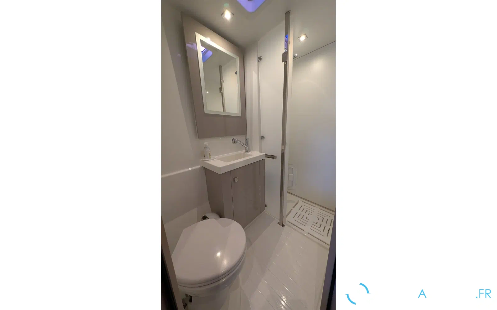 slider 17 Fountaine Pajot Astrea 42