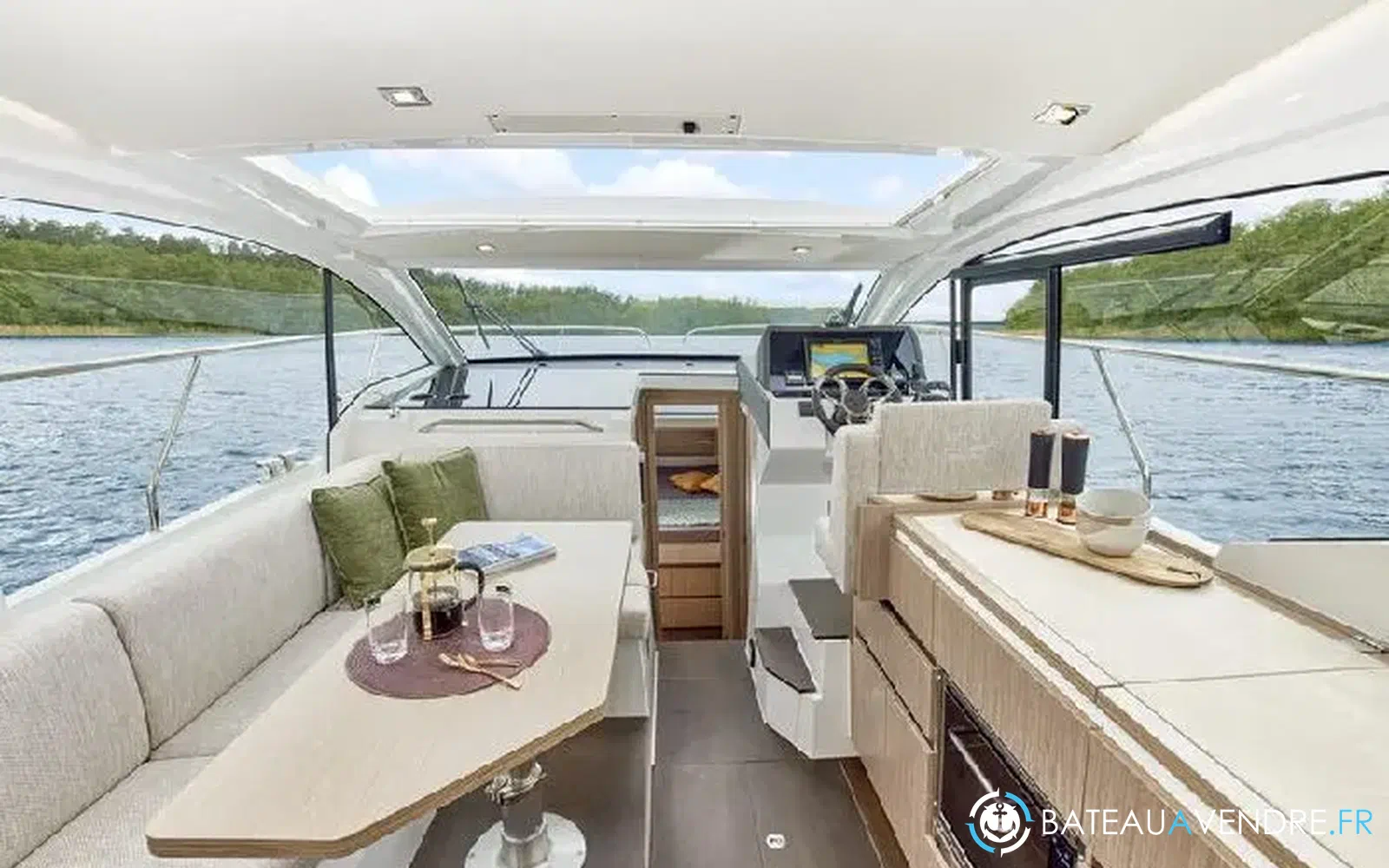 slider 9 Sealine C335