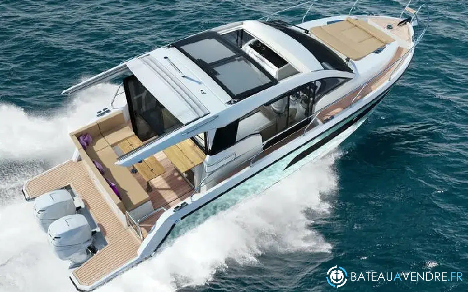 slider 4 Sealine C335