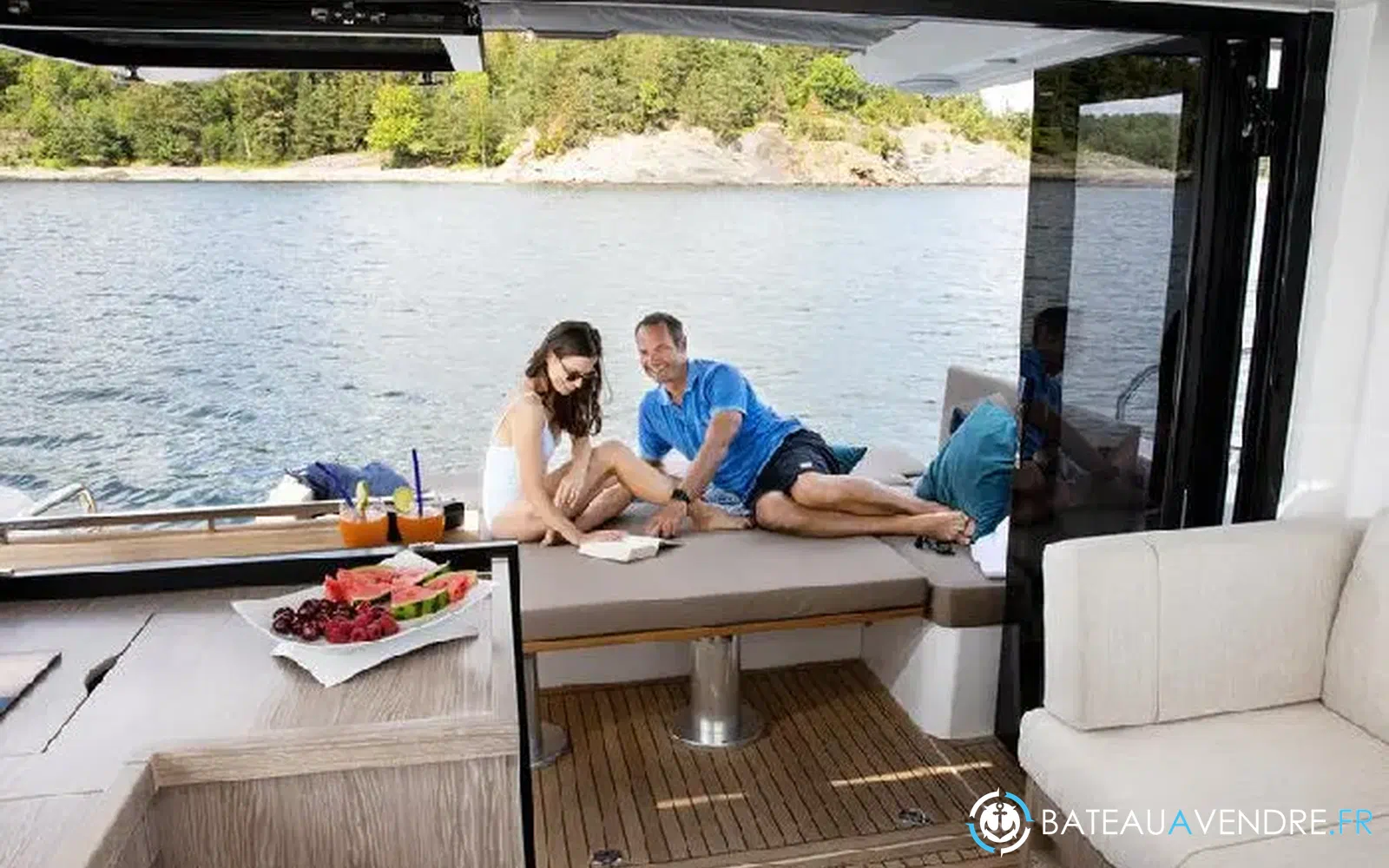slider 2 Sealine C390