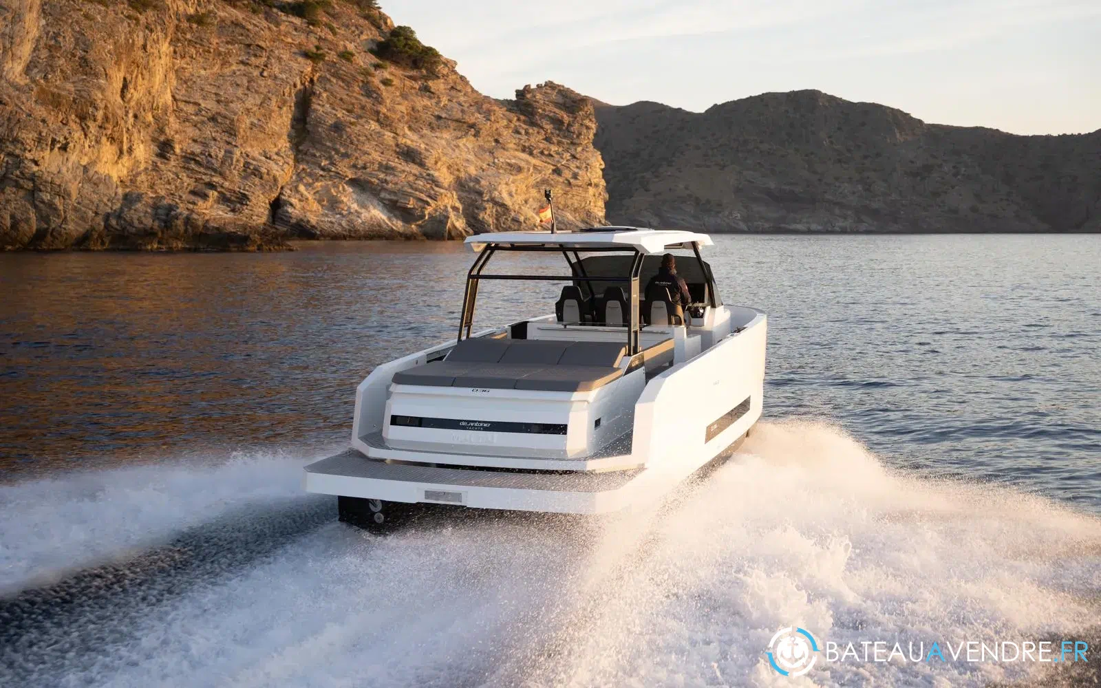 slider 4 De Antonio Yachts D36 Open