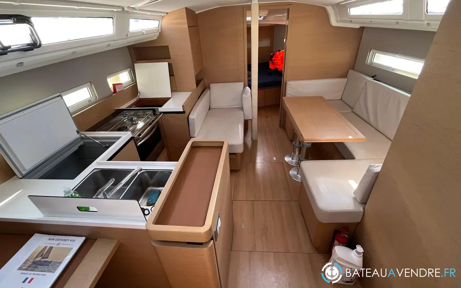 slider 2 Jeanneau Sun Odyssey 410
