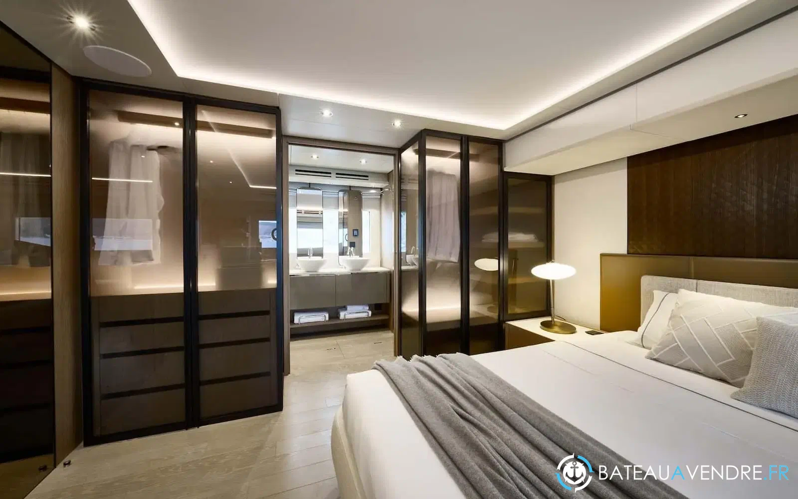 slider 8 Prestige Yachts M7