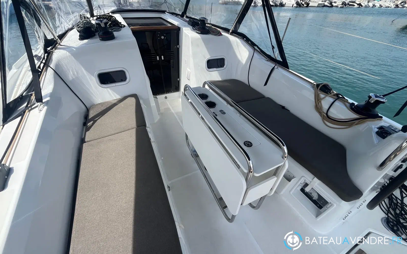 slider 9 Jeanneau sun odyssey 350