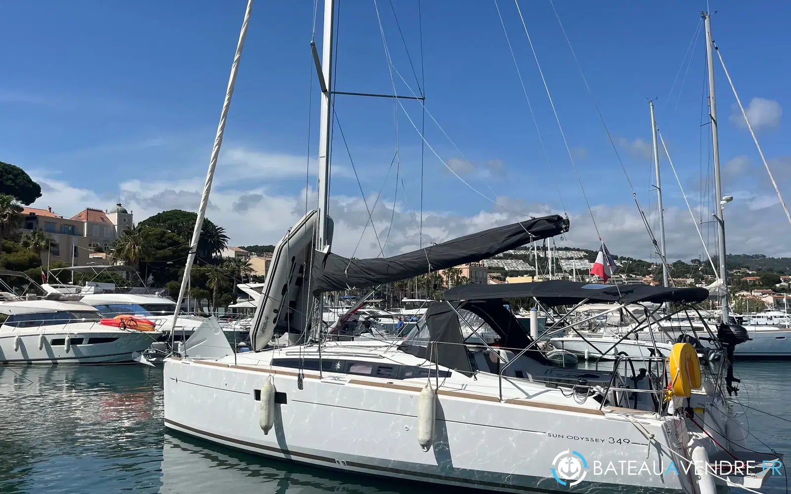 slider 10 Jeanneau Sun Odyssey 349