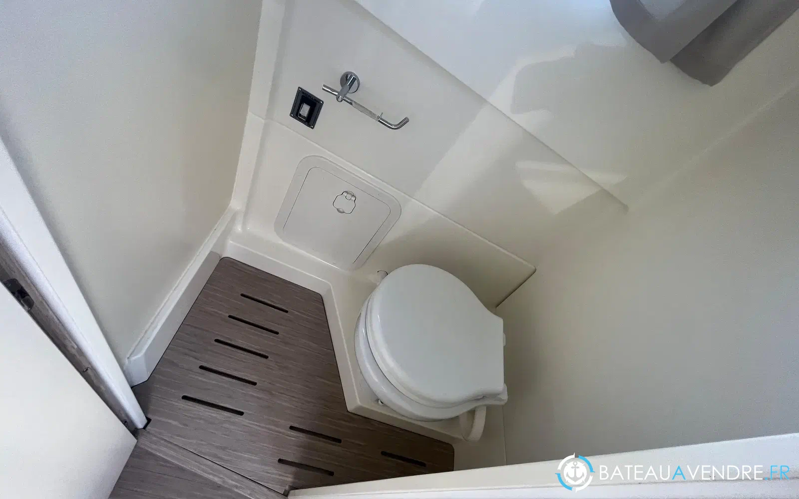 slider 23 Capelli Tempest 900 WA