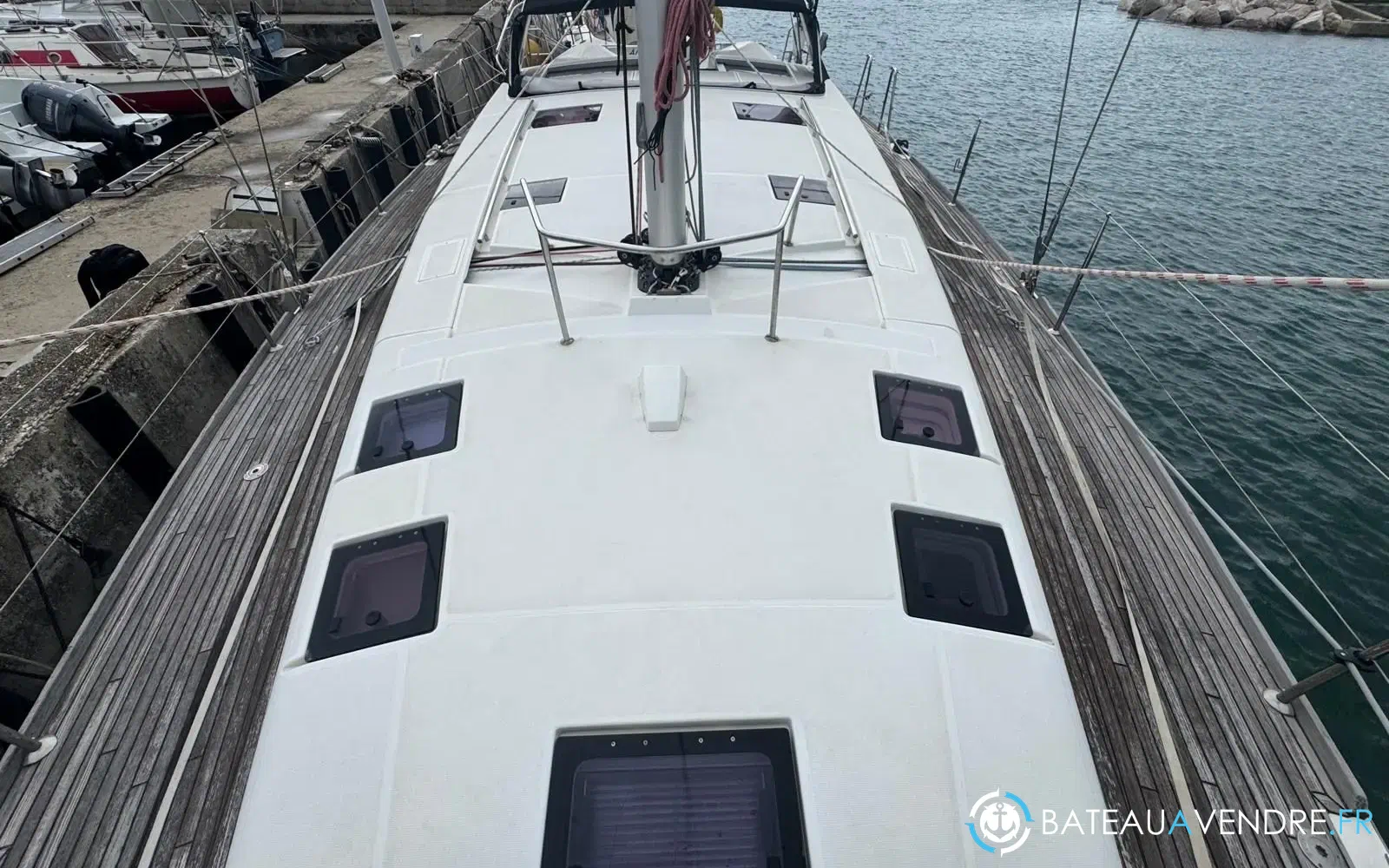 slider 10 Beneteau Sense 50