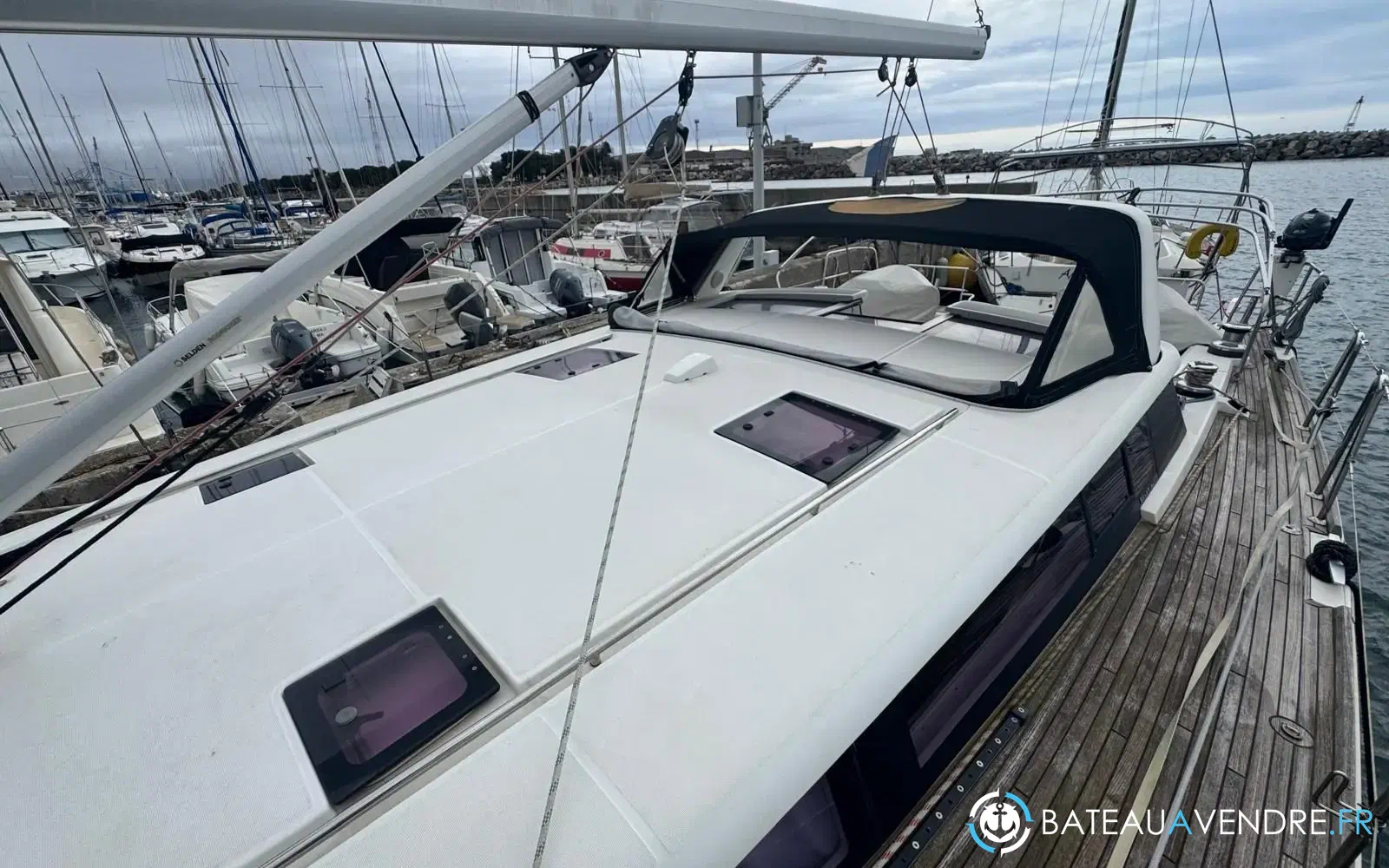 slider 12 Beneteau Sense 50