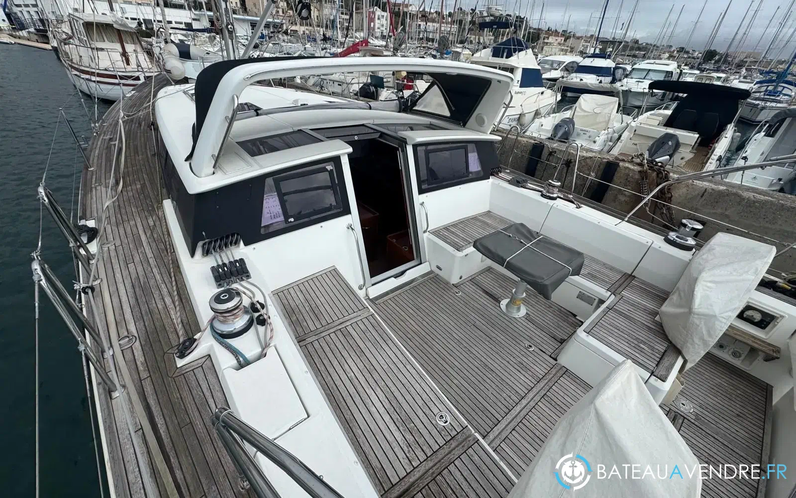 slider 17 Beneteau Sense 50