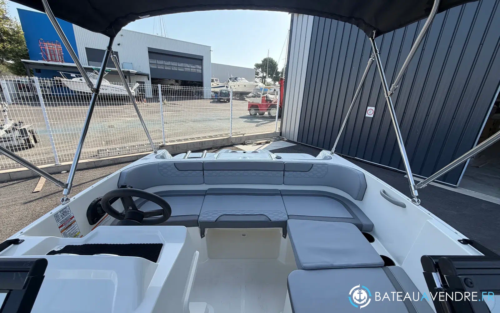 slider 2 Bayliner Element M17