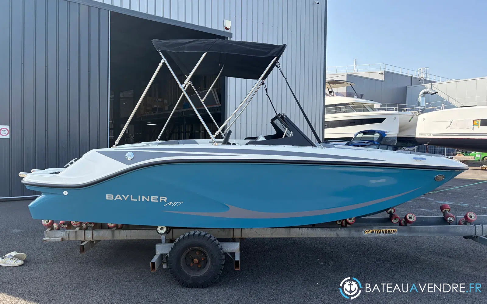 slider 8 Bayliner Element M17