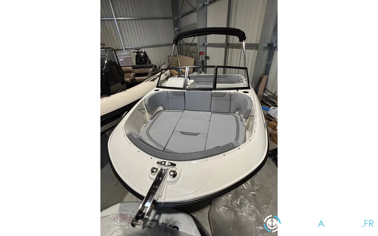 slider 6 Bayliner Element M17