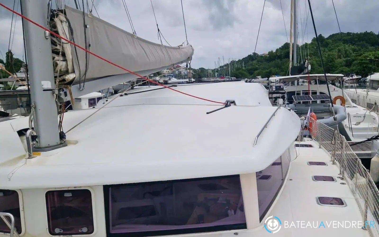 slider 12 Lagoon 421