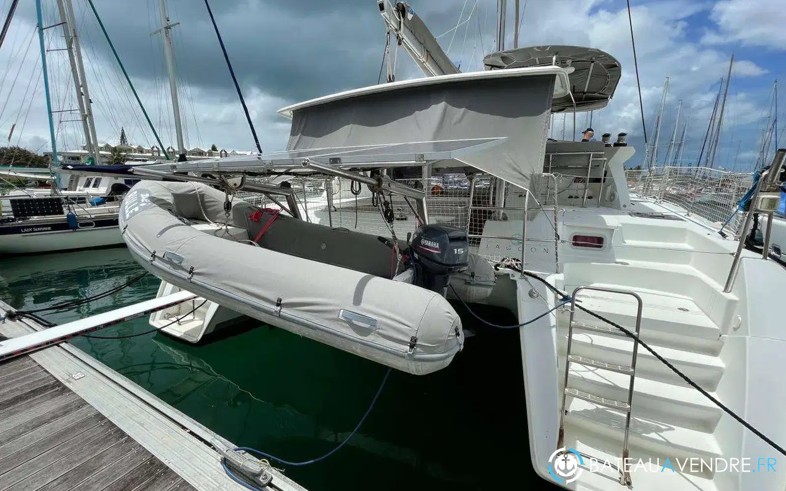 slider 1 Lagoon 421