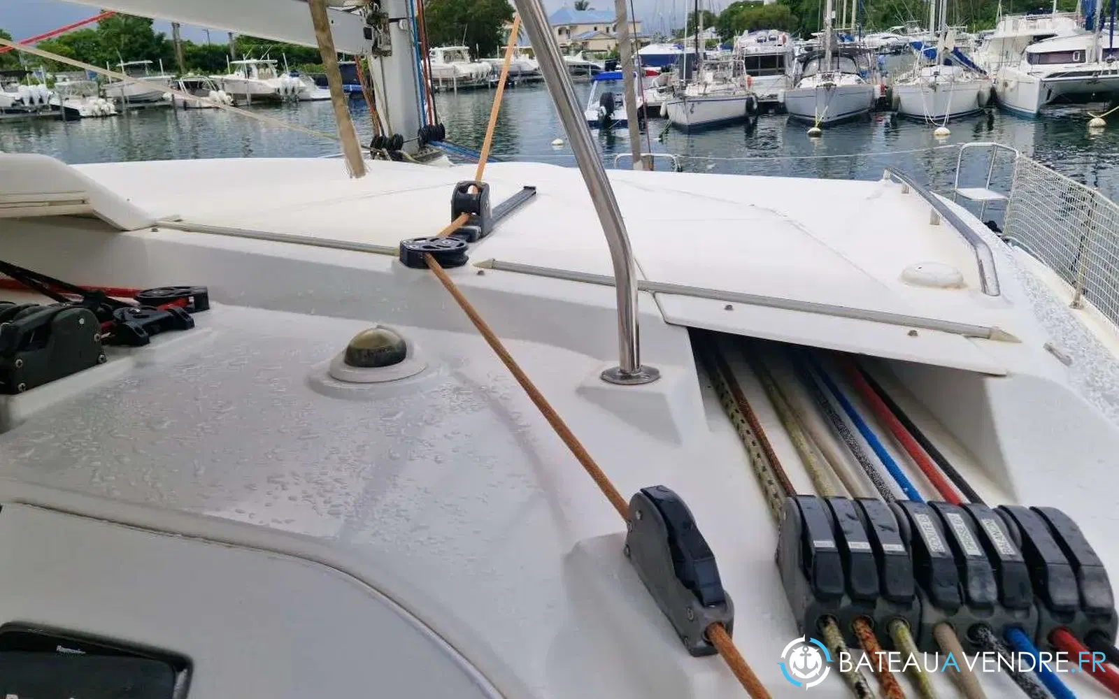 slider 8 Lagoon 421